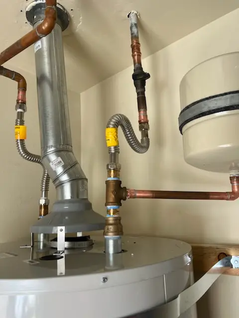Water heater installation and plumbing repair in Lakeside Green